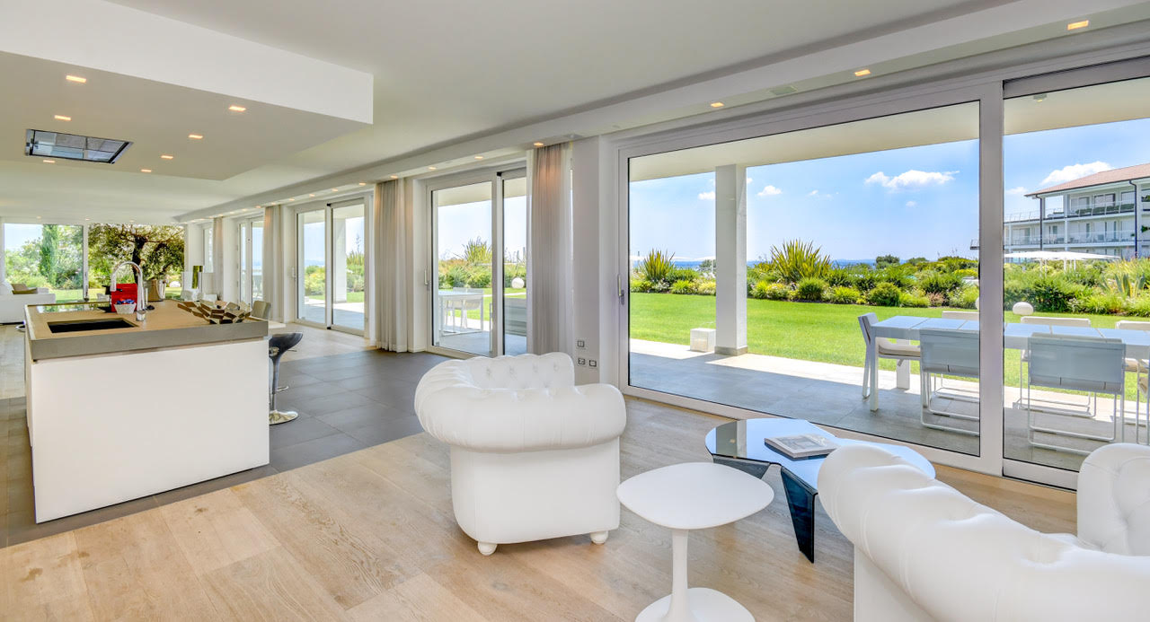 THE REMAX COLLECTION ULTIMATE