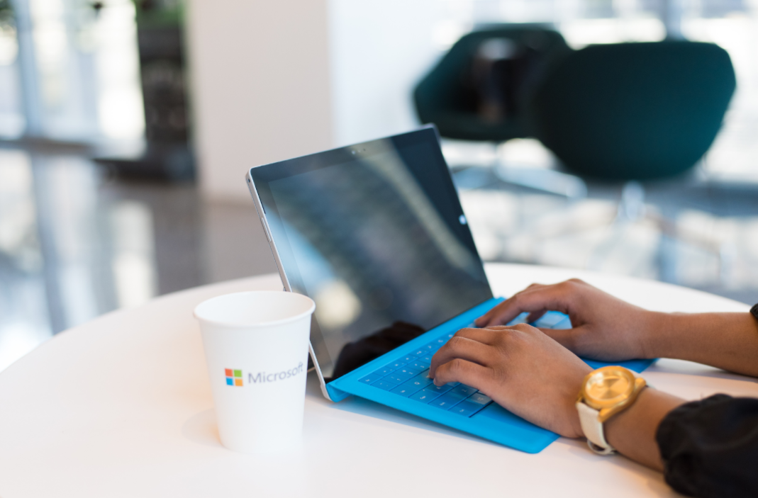 Funzionalità di Copilot integrate all’utilizzo di Microsoft Excel, Word e PowerPoint
